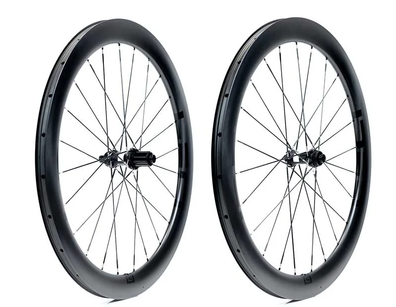 A pair of IDEA CALOBRA EVO carbon wheels