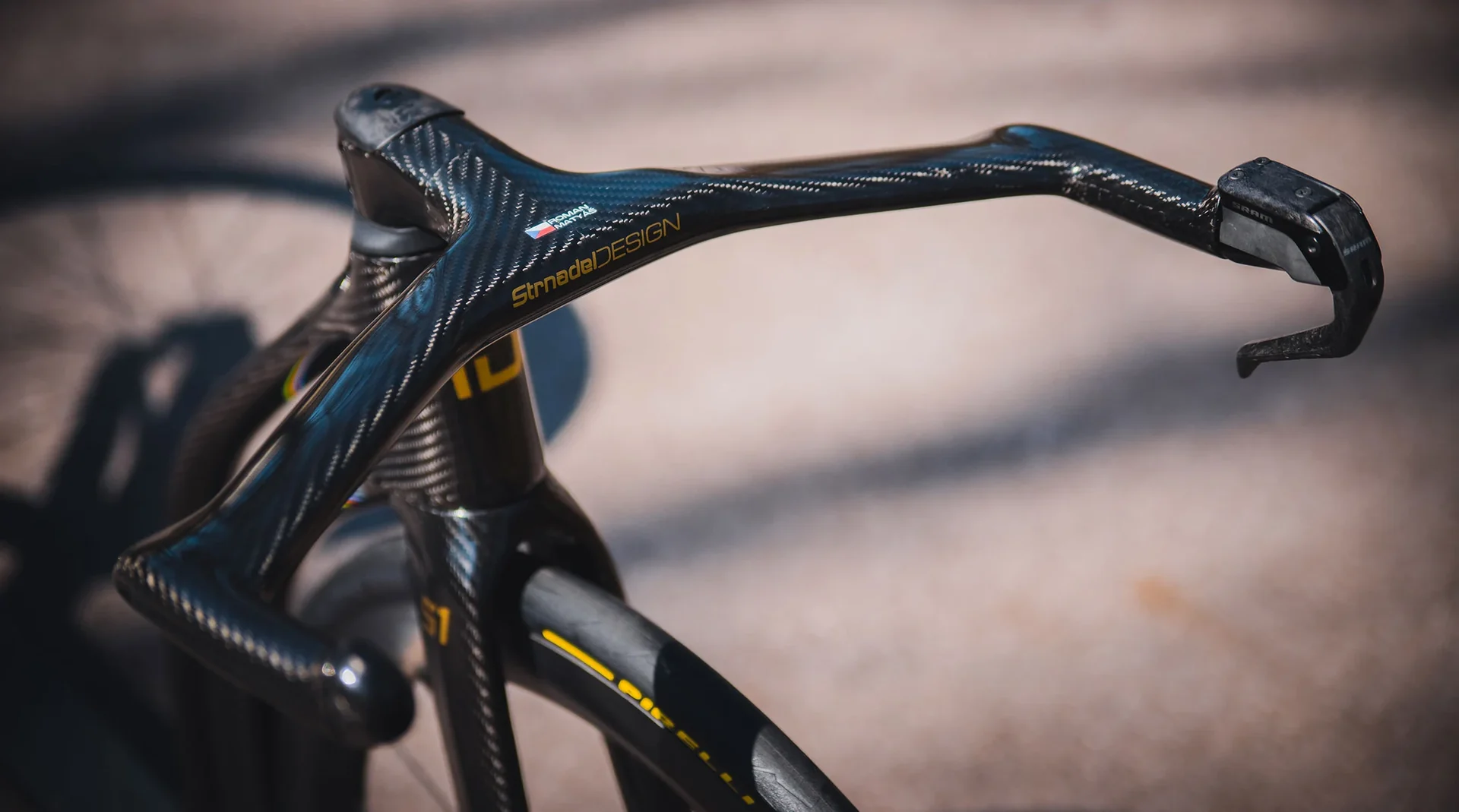 IDEA S1 CHAMPION carbon handlebar detail